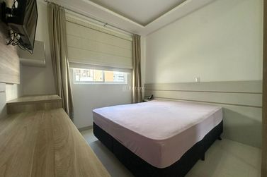 Apartamento &agrave; venda - 198m&sup2; - Meia Praia