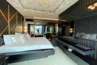 Apartamento &agrave; venda - 270m&sup2; - Meia Praia
