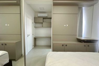 Apartamento &agrave; venda - 151m&sup2; - Meia Praia