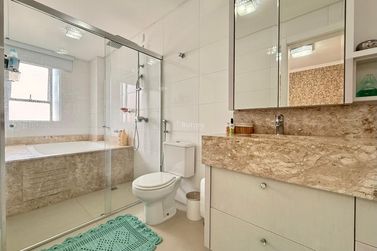 Apartamento &agrave; venda - 160m&sup2; - Meia Praia
