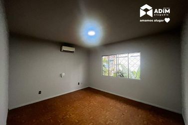 Casa para alugar - 211m&sup2; - Centro
