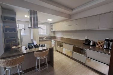Apartamento &agrave; venda - 301m&sup2; - Meia Praia