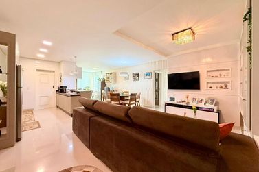 Apartamento &agrave; venda - 135m&sup2; - Meia Praia
