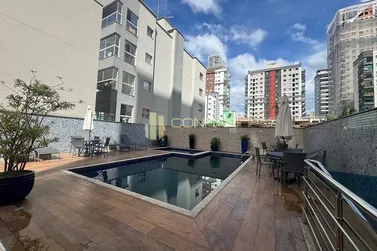 Apartamento &agrave; venda - 110m&sup2; - Meia Praia