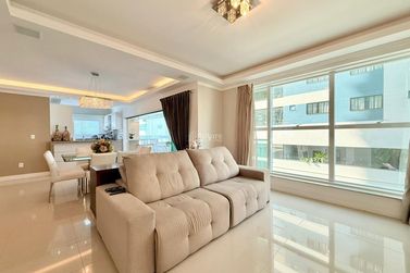 Apartamento &agrave; venda - 150m&sup2; - Meia Praia