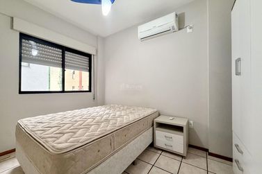 Apartamento &agrave; venda - 120m&sup2; - Meia Praia