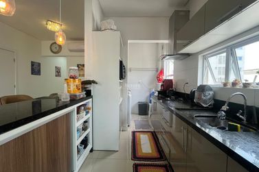Apartamento &agrave; venda - 118m&sup2; - Meia Praia