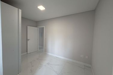 Apartamento &agrave; venda - 102m&sup2; - Meia Praia