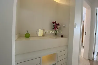 Apartamento &agrave; venda - 117m&sup2; - Meia Praia