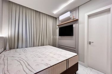 Apartamento &agrave; venda - 185m&sup2; - Meia Praia