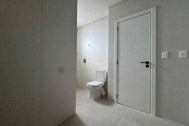 Apartamento &agrave; venda - 160m&sup2; - Meia Praia