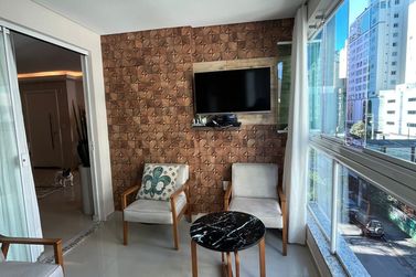 Apartamento &agrave; venda - 120m&sup2; - Meia Praia