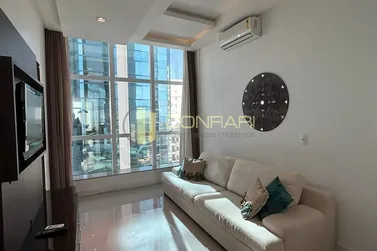 Apartamento &agrave; venda - 131m&sup2; - Meia Praia