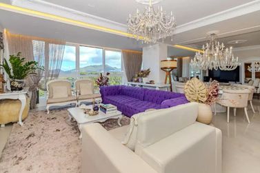 Apartamento &agrave; venda - 180m&sup2; - Centro
