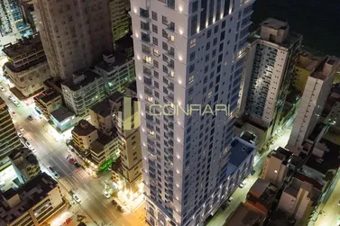 Apartamento &agrave; venda - 215m&sup2; - Meia Praia