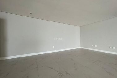 Apartamento &agrave; venda - 197m&sup2; - Meia Praia