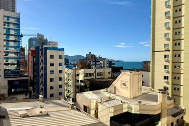 Apartamento &agrave; venda - 180m&sup2; - Meia Praia