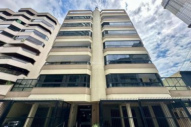 Apartamento &agrave; venda - Meia Praia