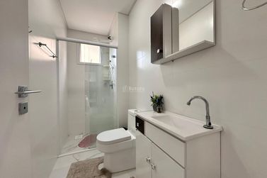 Apartamento &agrave; venda - 86m&sup2; - Meia Praia