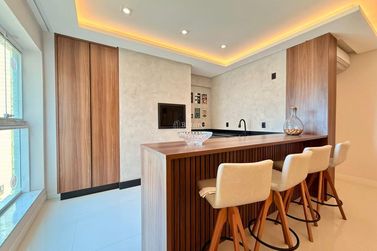Apartamento &agrave; venda - 180m&sup2; - Meia Praia