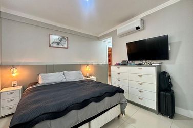 Apartamento &agrave; venda - 180m&sup2; - 