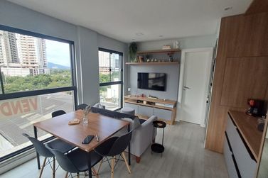 Apartamento &agrave; venda - 65m&sup2; - Meia Praia