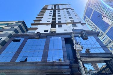 Apartamento &agrave; venda - 138m&sup2; - Centro