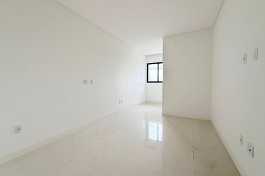 Apartamento &agrave; venda - 200m&sup2; - Meia Praia