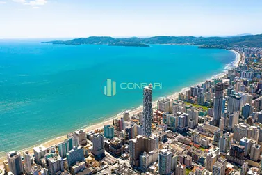 Apartamento &agrave; venda - 178m&sup2; - Meia Praia