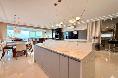 Apartamento &agrave; venda - 200m&sup2; - Meia Praia