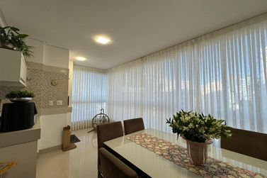 Apartamento &agrave; venda - 155m&sup2; - Meia Praia