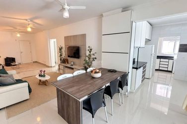 Apartamento &agrave; venda - 213m&sup2; - Meia Praia