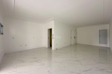 Apartamento &agrave; venda - 157m&sup2; - Meia Praia
