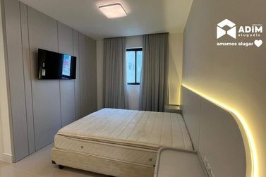 Apartamento para alugar - 121m&sup2; - Meia Praia