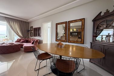 Apartamento &agrave; venda - 98000m&sup2; - Meia Praia