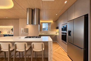 Apartamento &agrave; venda - 230m&sup2; - Barra Sul