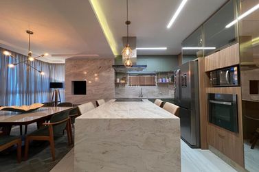 Apartamento &agrave; venda - 260m&sup2; - Meia Praia