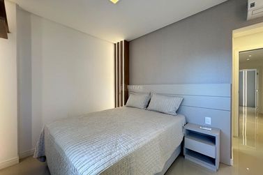 Apartamento &agrave; venda - 167m&sup2; - Meia Praia