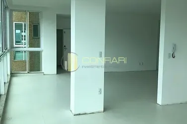Apartamento &agrave; venda - 193m&sup2; - Meia Praia