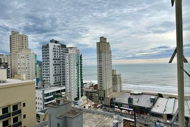 Apartamento &agrave; venda - 300m&sup2; - Meia Praia