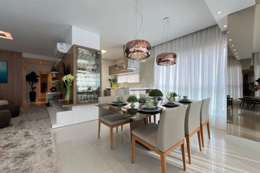 Apartamento &agrave; venda - 153m&sup2; - Meia Praia