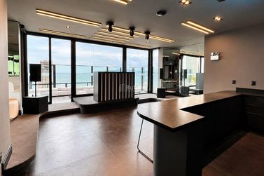 Apartamento &agrave; venda - 182m&sup2; - Meia Praia