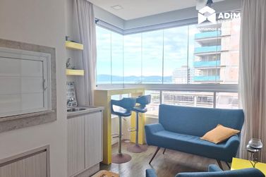 Apartamento para alugar - 128m&sup2; - Meia Praia