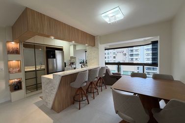 Apartamento &agrave; venda - 109m&sup2; - Meia Praia