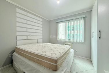 Apartamento &agrave; venda - 107m&sup2; - Meia Praia