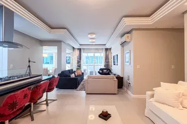 Apartamento &agrave; venda - 165m&sup2; - Centro