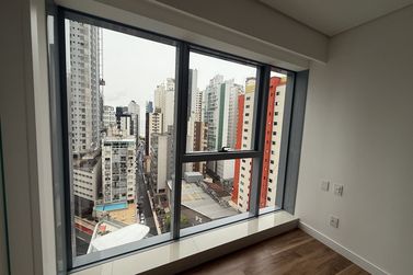 Apartamento &agrave; venda - 165m&sup2; - Centro