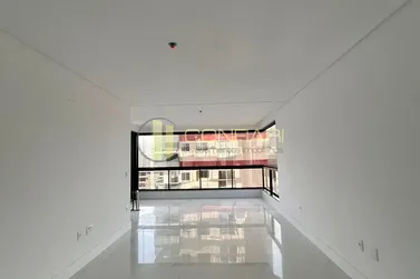 Apartamento &agrave; venda - 206m&sup2; - meia praia