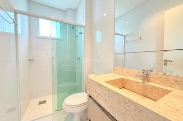 Apartamento &agrave; venda - 135m&sup2; - Meia Praia