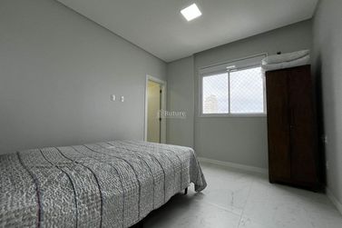 Apartamento &agrave; venda - 161m&sup2; - Meia Praia